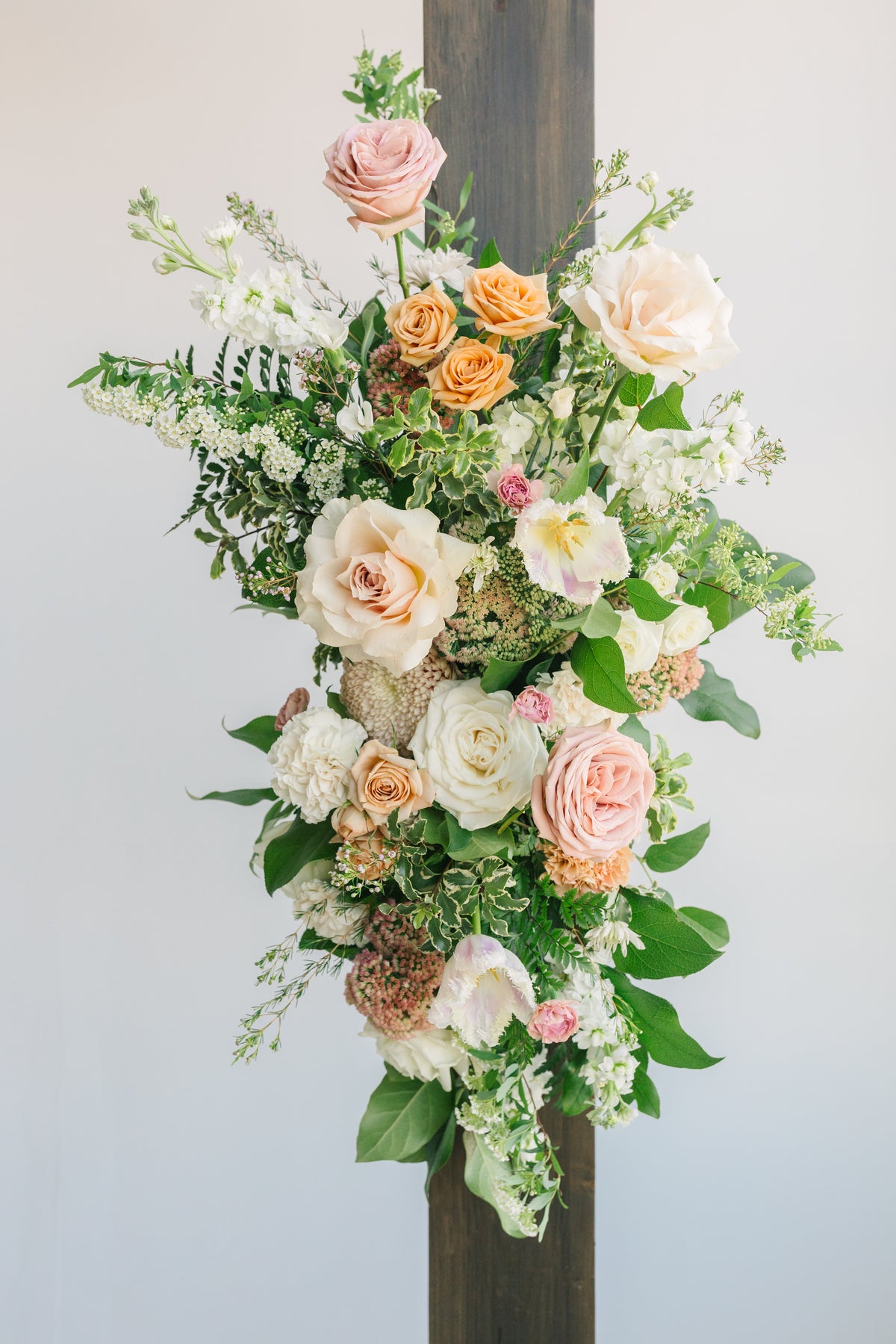 One-piece side ceremony arch spray