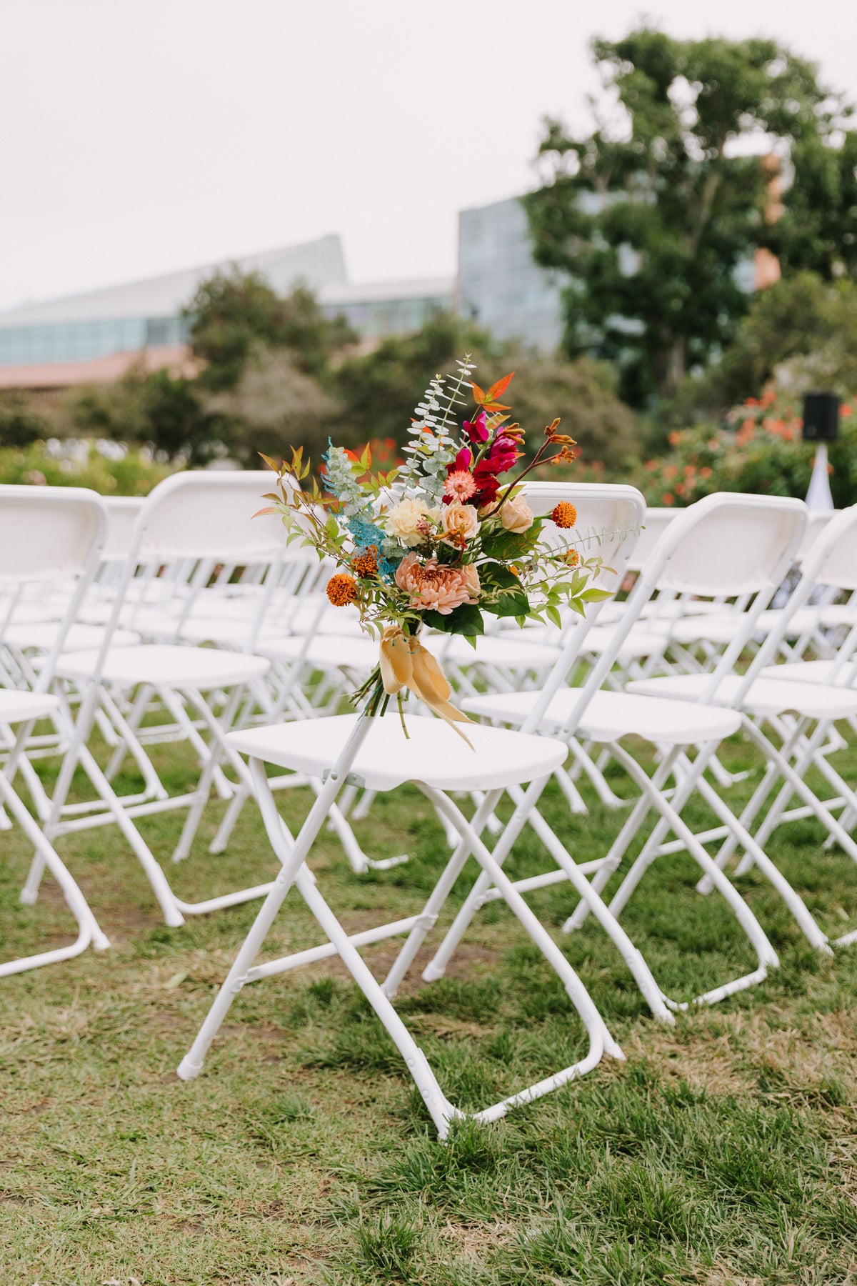 Aisle Posy