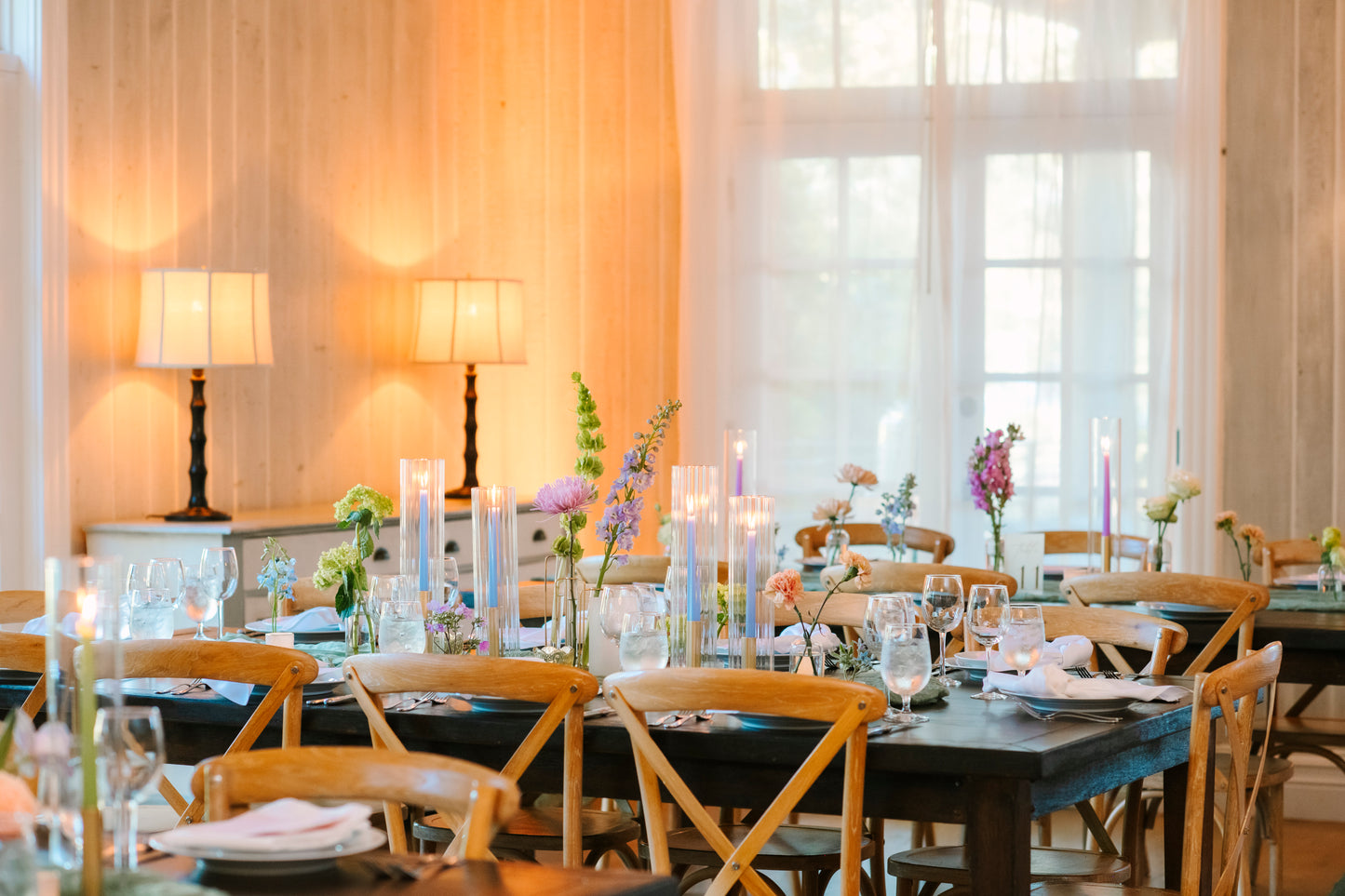 Staggered Stem Trio Long Table Design